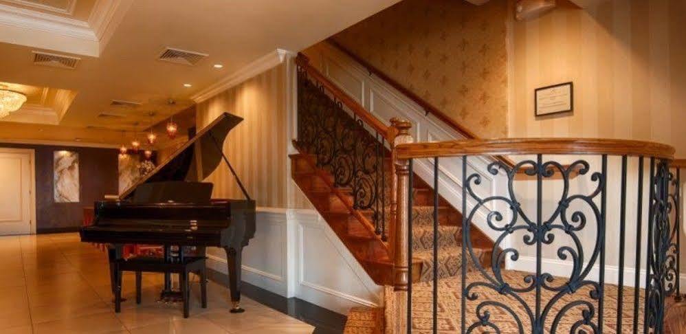 American Hotel Фрихолд Экстерьер фото